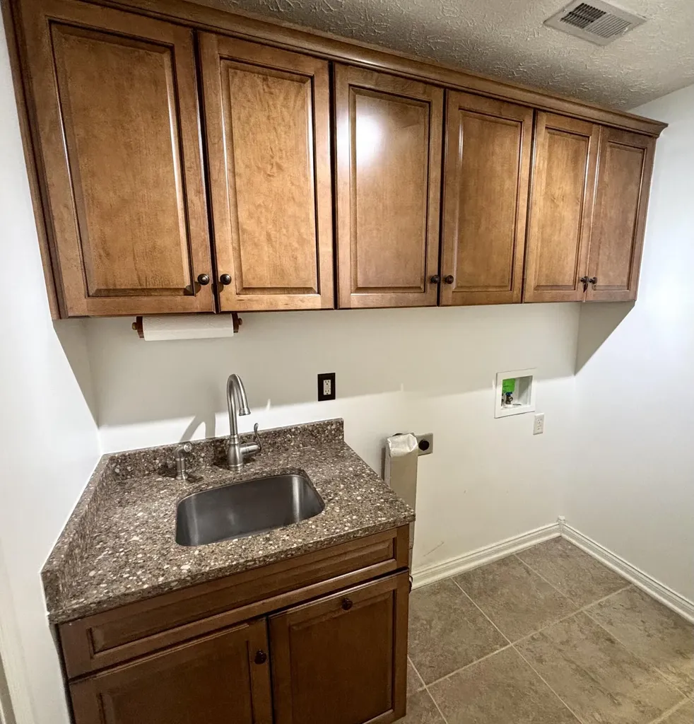 433 Deer Lake Place Bronston KY 42518