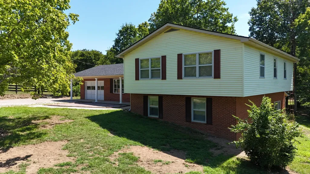 1433 Gravel Lick Branch Road Waco KY 40385