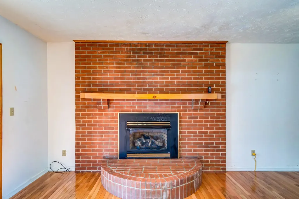 1433 Gravel Lick Branch Road Waco KY 40385
