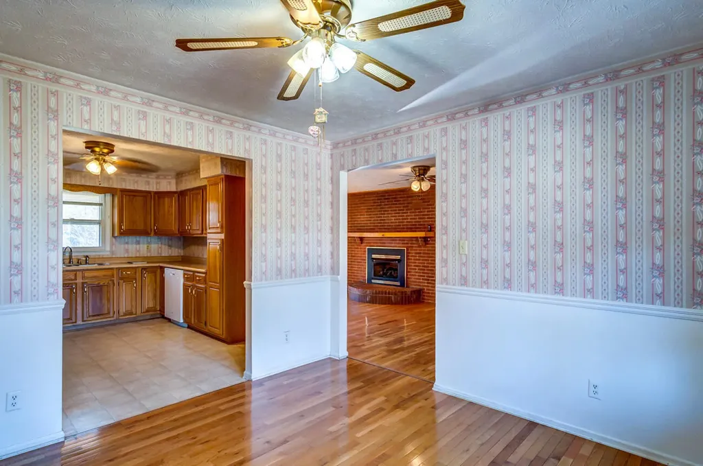 1433 Gravel Lick Branch Road Waco KY 40385
