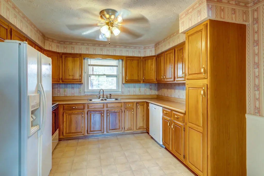1433 Gravel Lick Branch Road Waco KY 40385