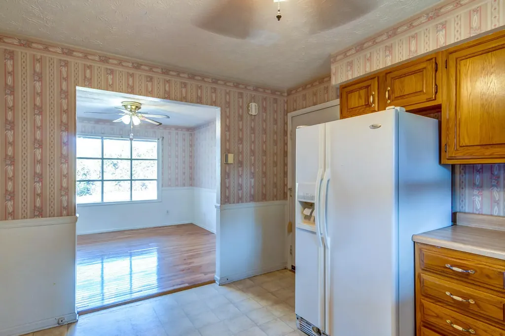 1433 Gravel Lick Branch Road Waco KY 40385