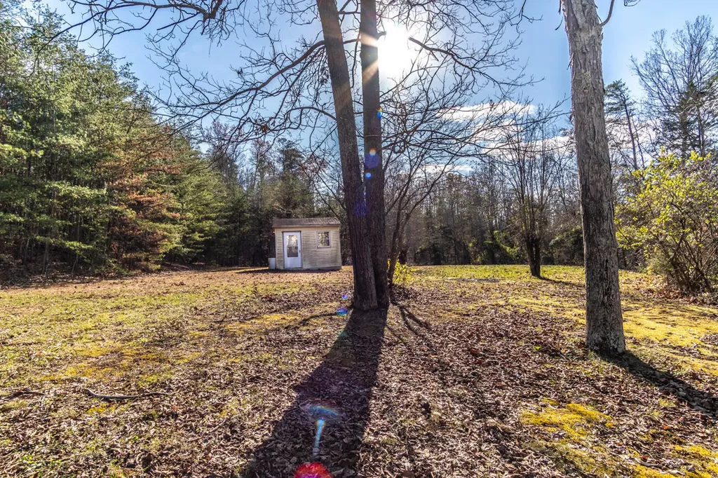 1433 Gravel Lick Branch Road Waco KY 40385