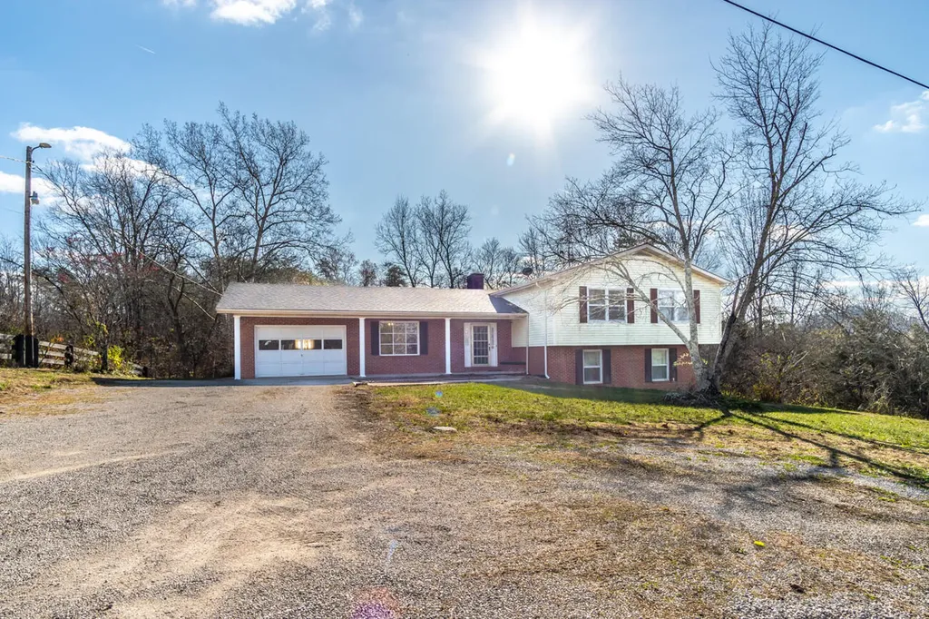 1433 Gravel Lick Branch Road Waco KY 40385