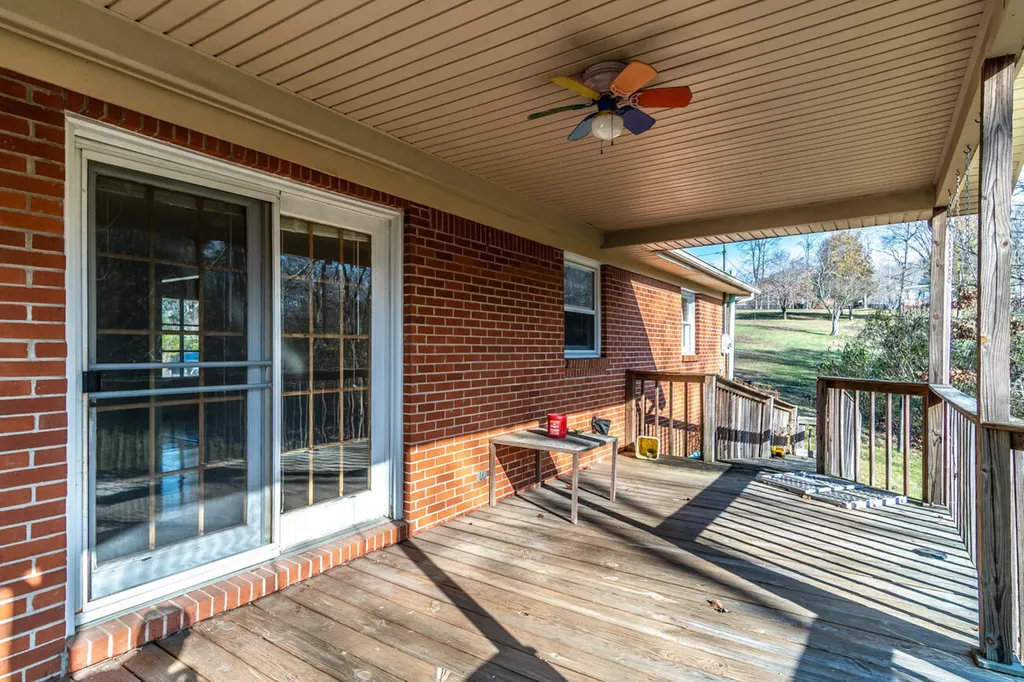 1433 Gravel Lick Branch Road Waco KY 40385