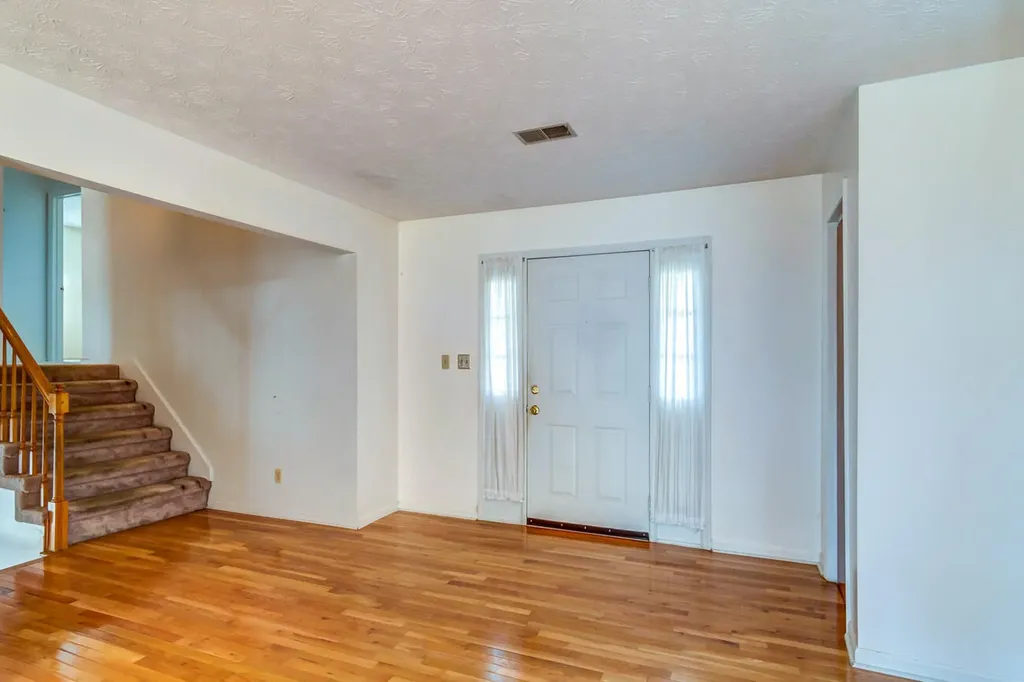 1433 Gravel Lick Branch Road Waco KY 40385