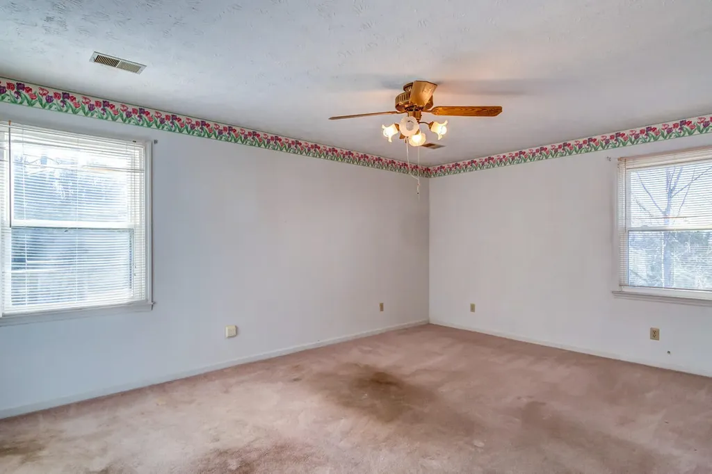 1433 Gravel Lick Branch Road Waco KY 40385