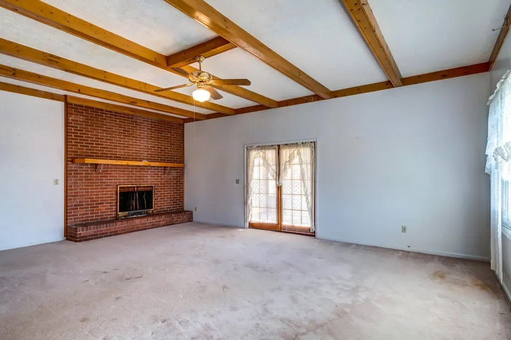 1433 Gravel Lick Branch Road Waco KY 40385