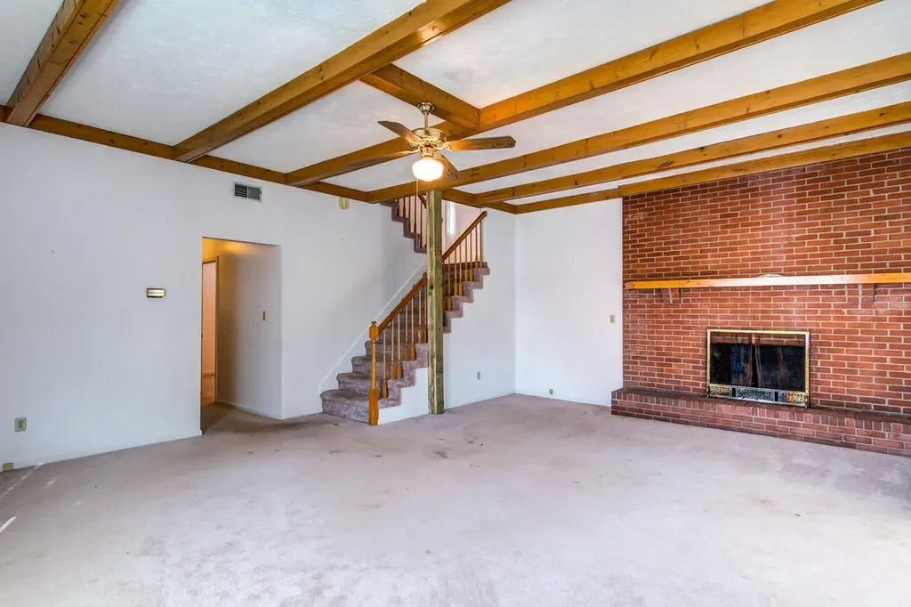 1433 Gravel Lick Branch Road Waco KY 40385