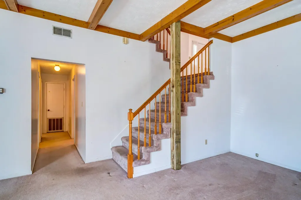 1433 Gravel Lick Branch Road Waco KY 40385
