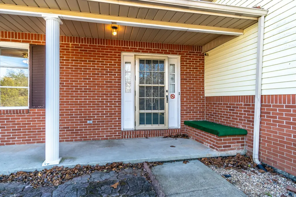 1433 Gravel Lick Branch Road Waco KY 40385