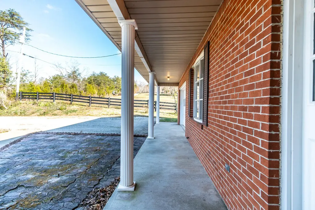 1433 Gravel Lick Branch Road Waco KY 40385