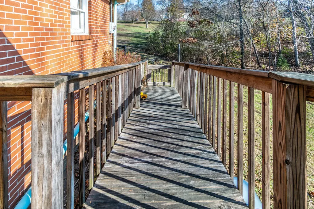 1433 Gravel Lick Branch Road Waco KY 40385