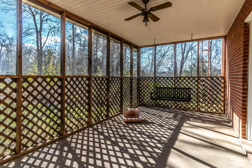 1433 Gravel Lick Branch Road Waco KY 40385