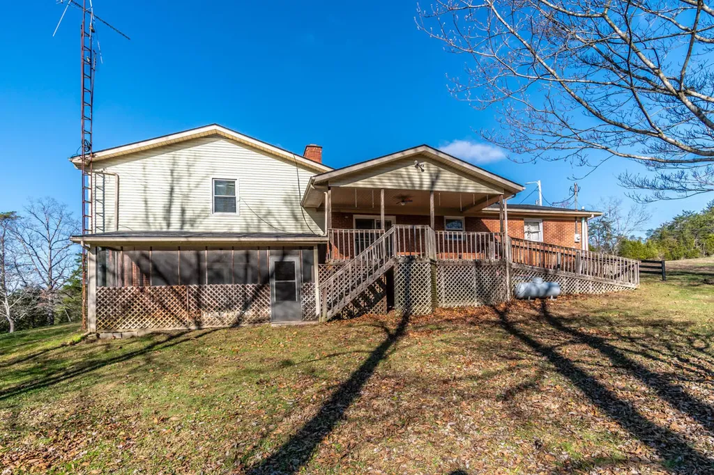 1433 Gravel Lick Branch Road Waco KY 40385