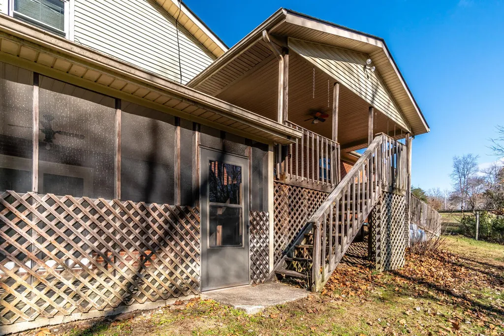 1433 Gravel Lick Branch Road Waco KY 40385