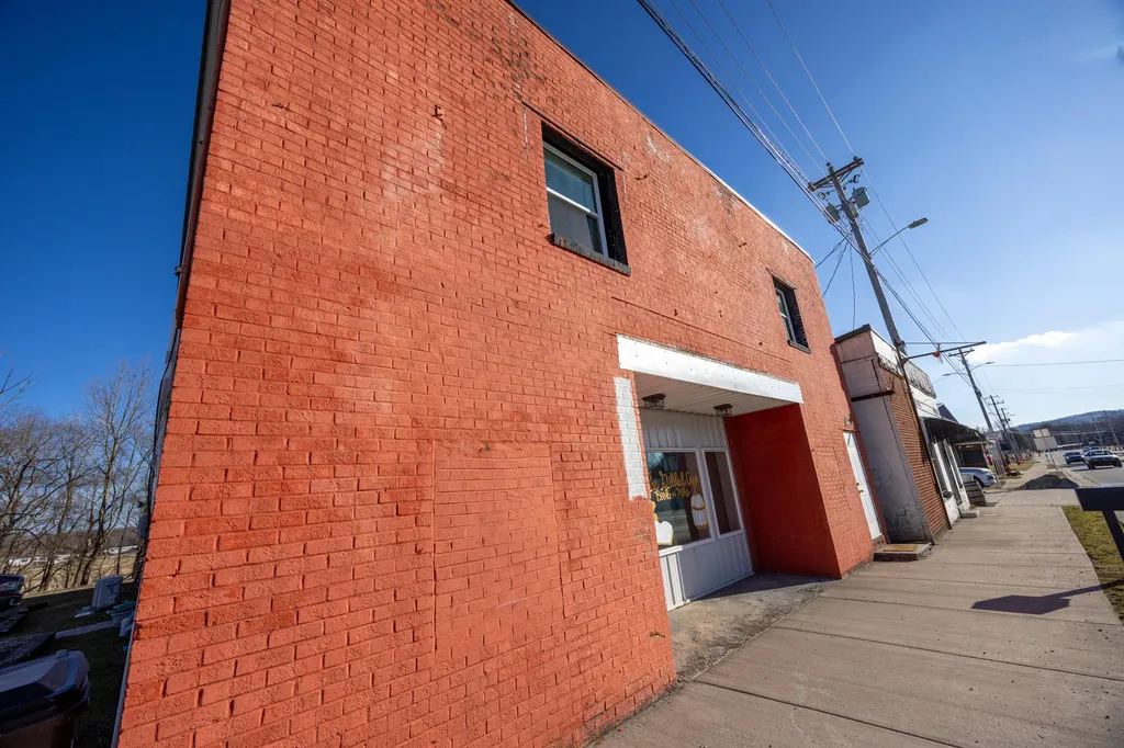 480 N Main Street Stanton KY 40380