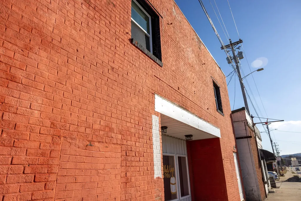 480 N Main Street Stanton KY 40380
