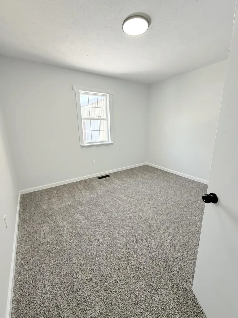 8585 State Highway 1032 Berry KY 41003