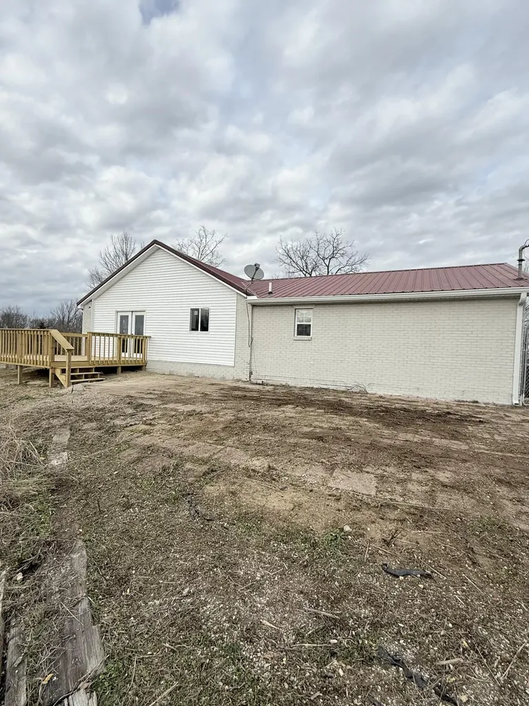 8585 State Highway 1032 Berry KY 41003