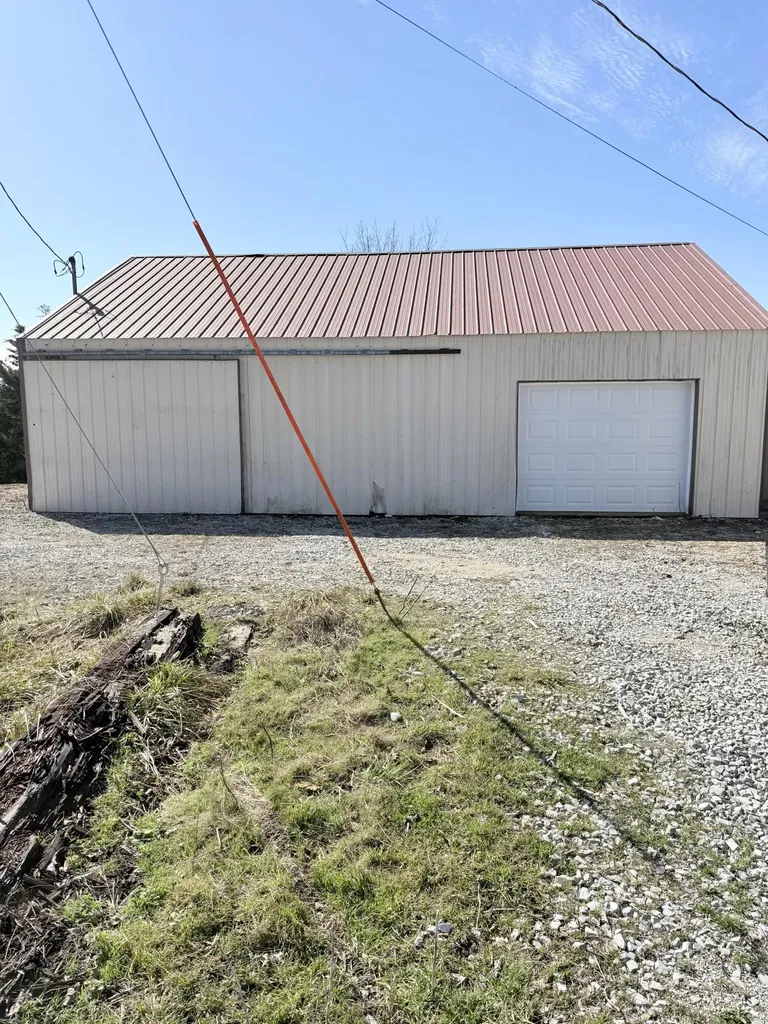 8585 State Highway 1032 Berry KY 41003