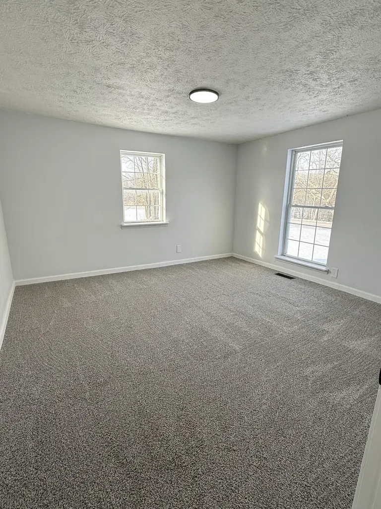 8585 State Highway 1032 Berry KY 41003