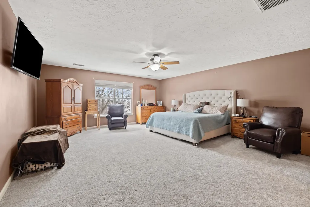1284 Greendale Road Lexington KY 40511