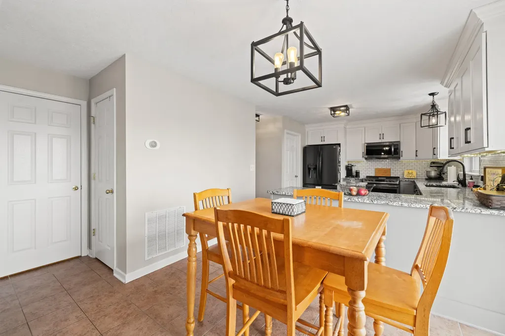 1284 Greendale Road Lexington KY 40511