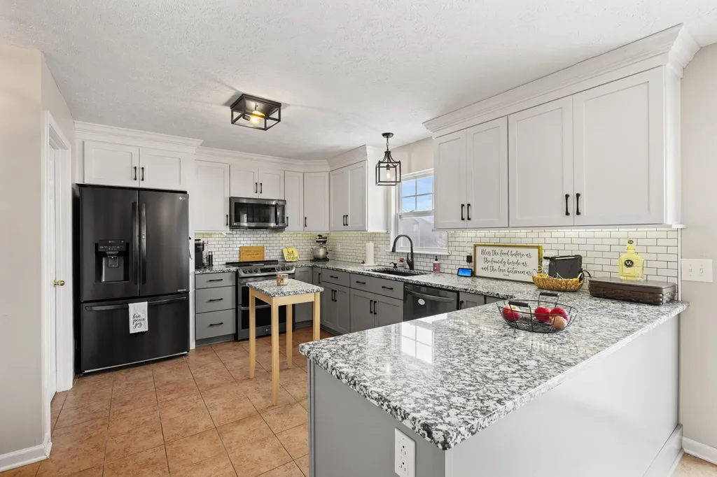 1284 Greendale Road Lexington KY 40511