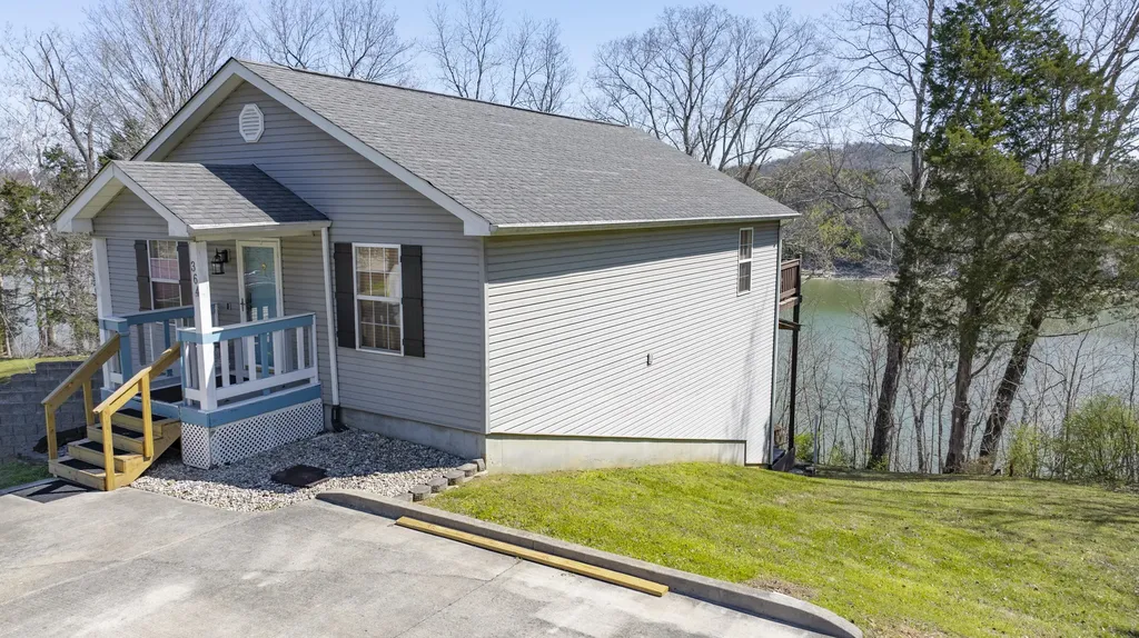 364 Twin Rivers Drive Bronston KY 42518