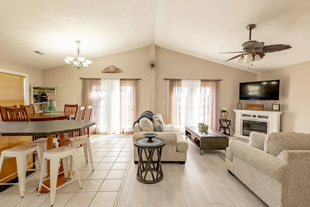 364 Twin Rivers Drive Bronston KY 42518