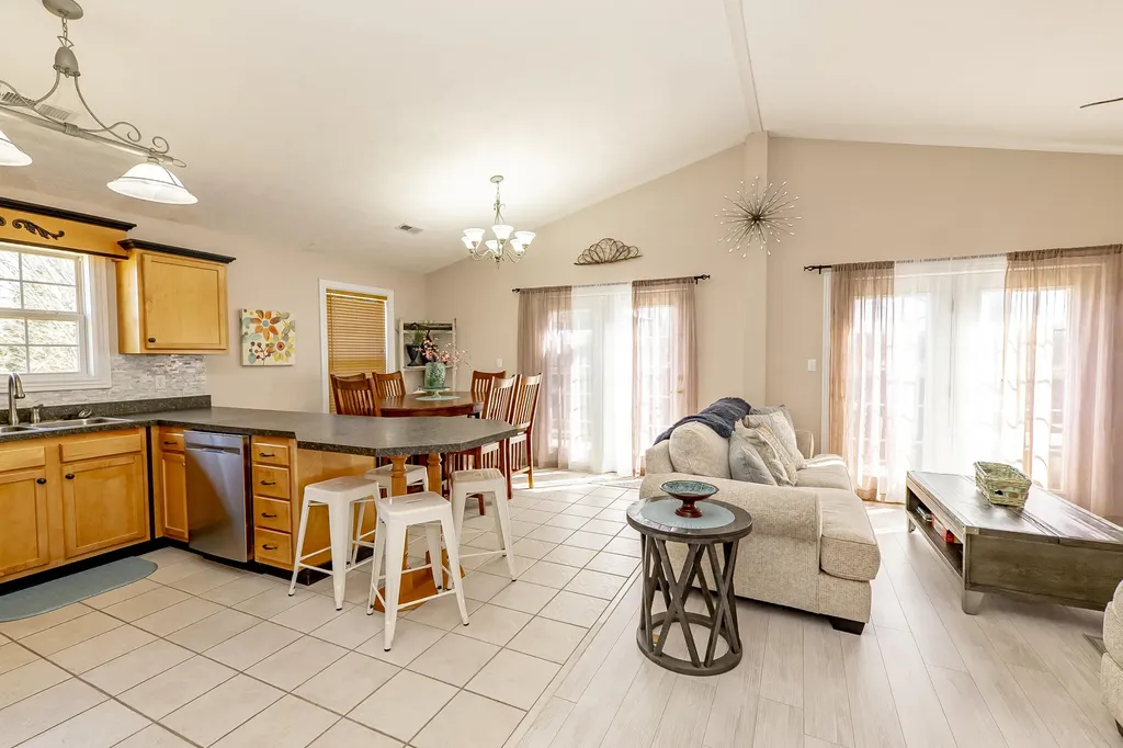 364 Twin Rivers Drive Bronston KY 42518
