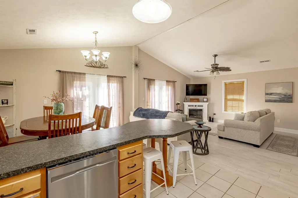 364 Twin Rivers Drive Bronston KY 42518