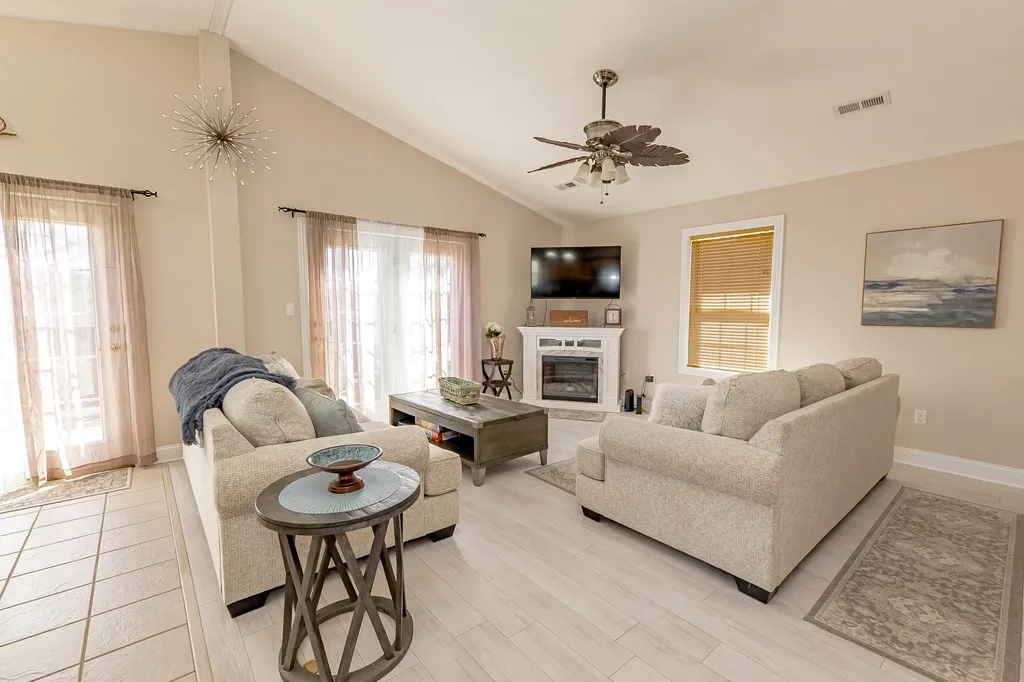 364 Twin Rivers Drive Bronston KY 42518