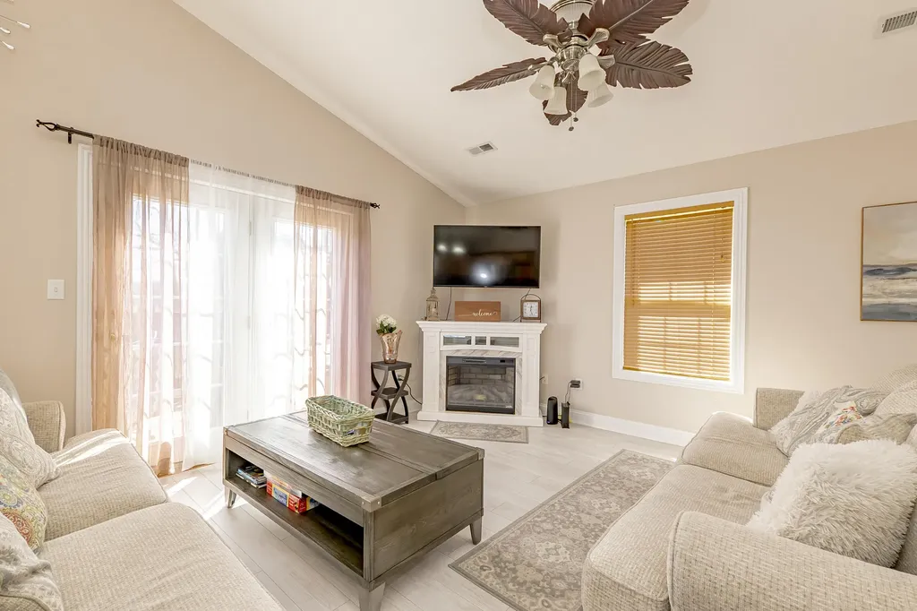364 Twin Rivers Drive Bronston KY 42518
