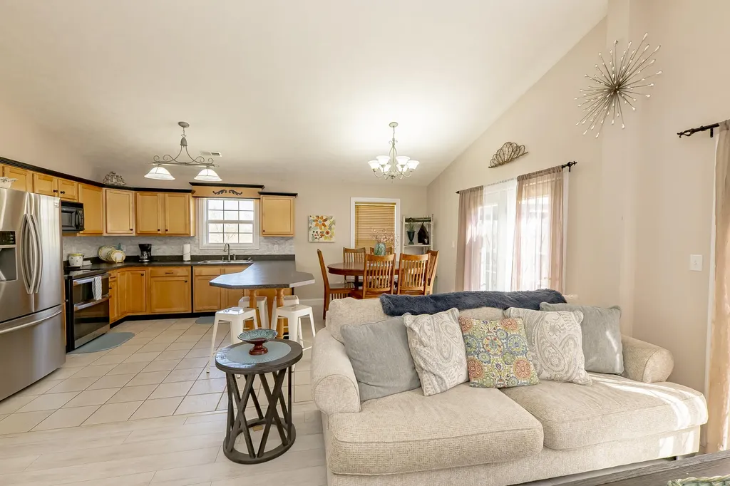 364 Twin Rivers Drive Bronston KY 42518