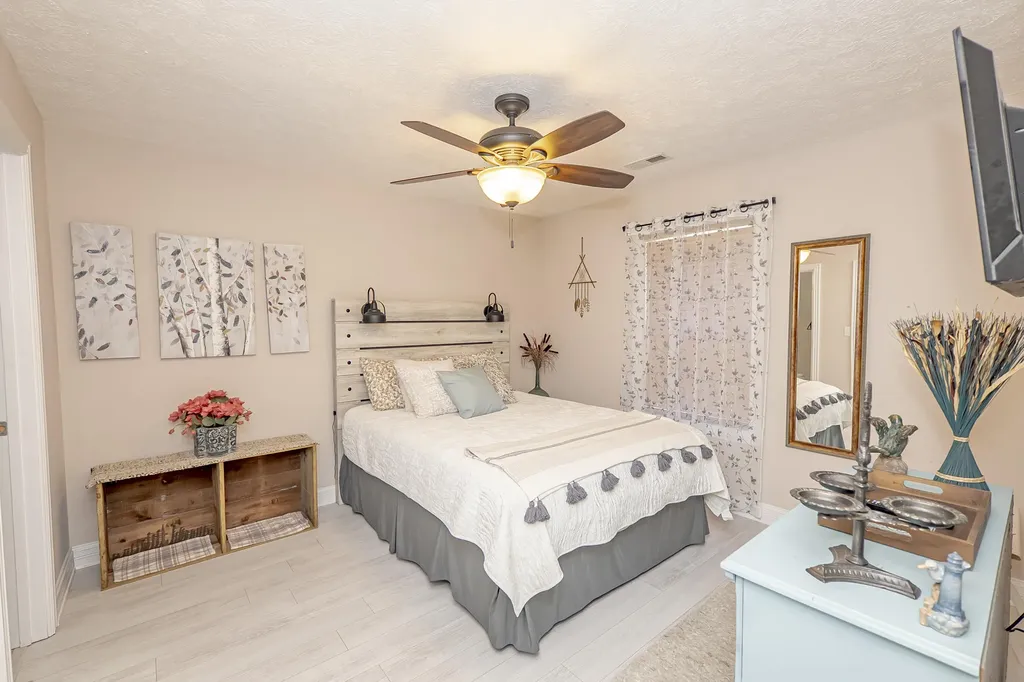 364 Twin Rivers Drive Bronston KY 42518