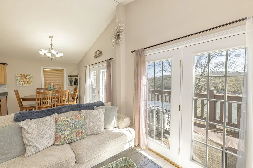 364 Twin Rivers Drive Bronston KY 42518