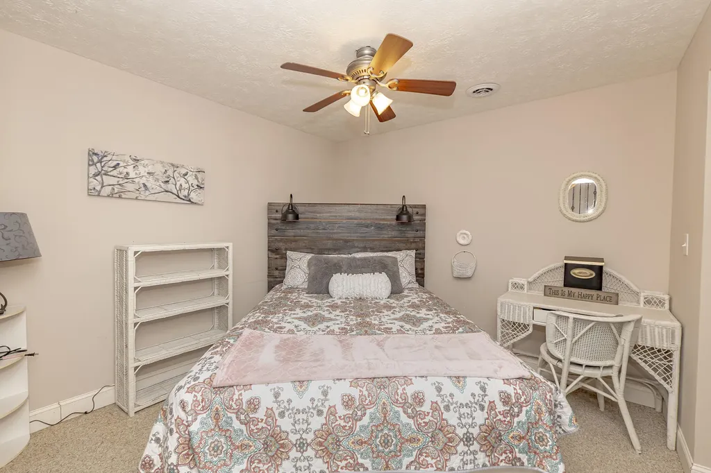 364 Twin Rivers Drive Bronston KY 42518