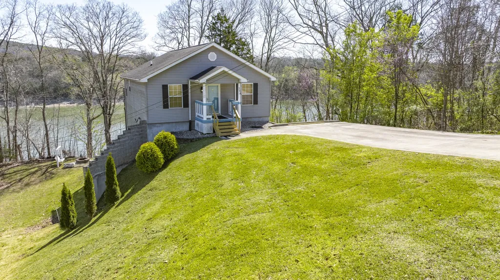 364 Twin Rivers Drive Bronston KY 42518
