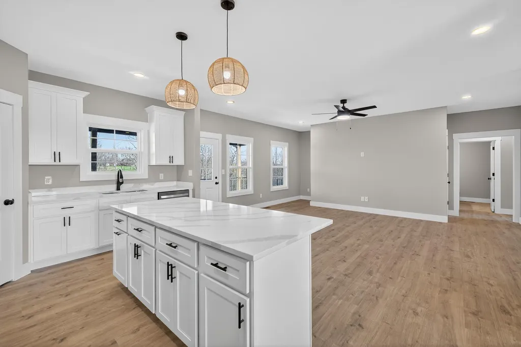 195 Lakeland Drive Harrodsburg KY 40330