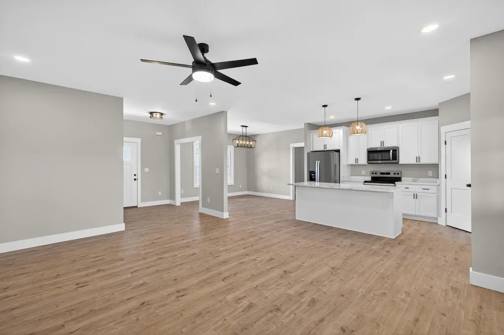 195 Lakeland Drive Harrodsburg KY 40330