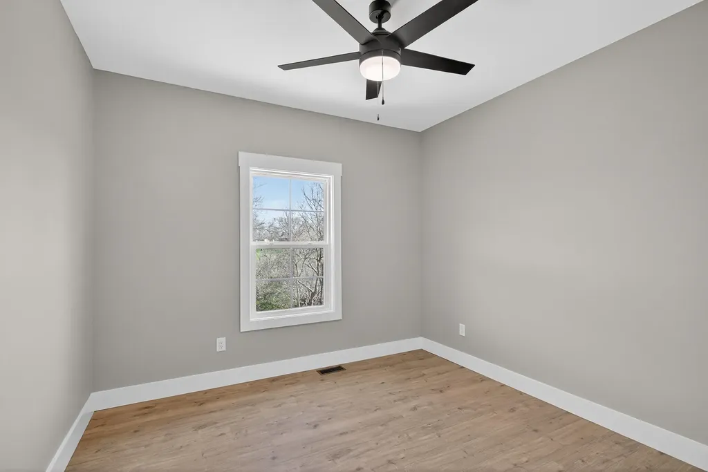 195 Lakeland Drive Harrodsburg KY 40330
