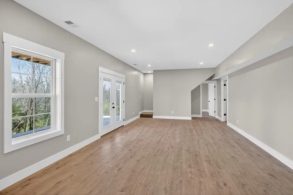 195 Lakeland Drive Harrodsburg KY 40330