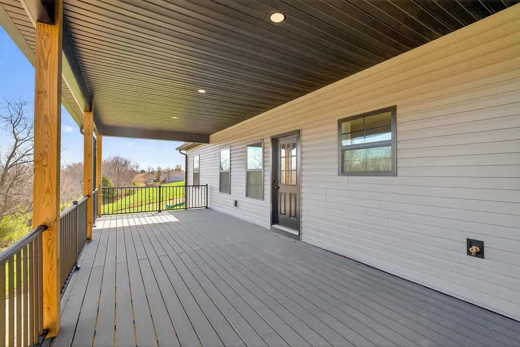 195 Lakeland Drive Harrodsburg KY 40330