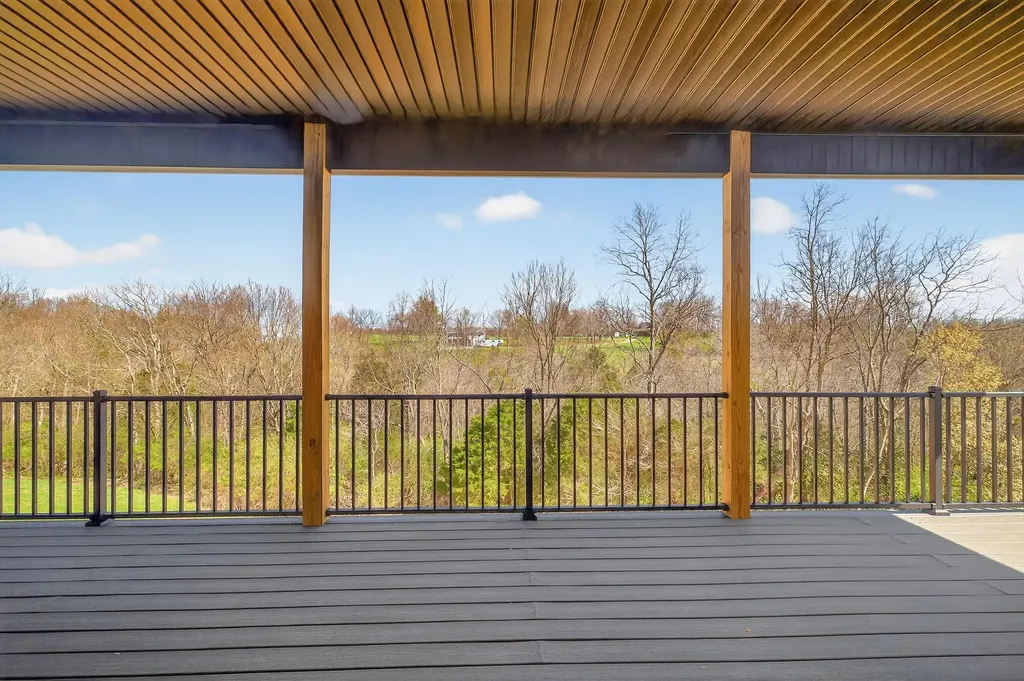 195 Lakeland Drive Harrodsburg KY 40330