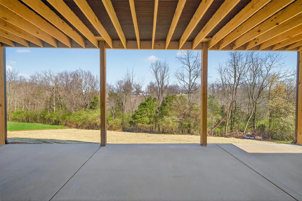 195 Lakeland Drive Harrodsburg KY 40330