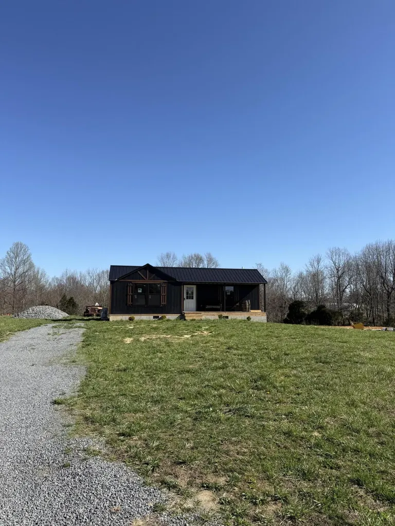 146 Oaks Road Russell Springs KY 42642