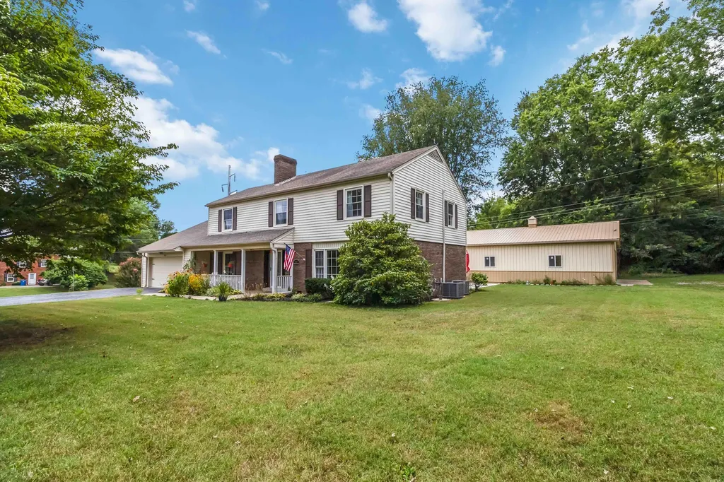 301 Redwood Drive Stanford KY 40484