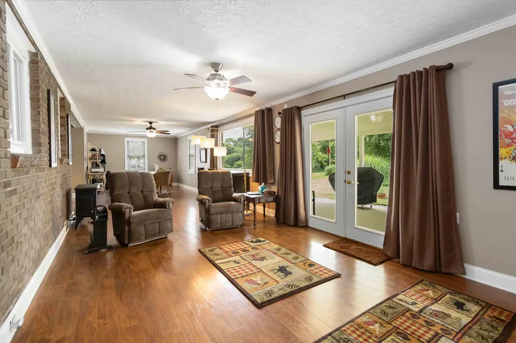 301 Redwood Drive Stanford KY 40484